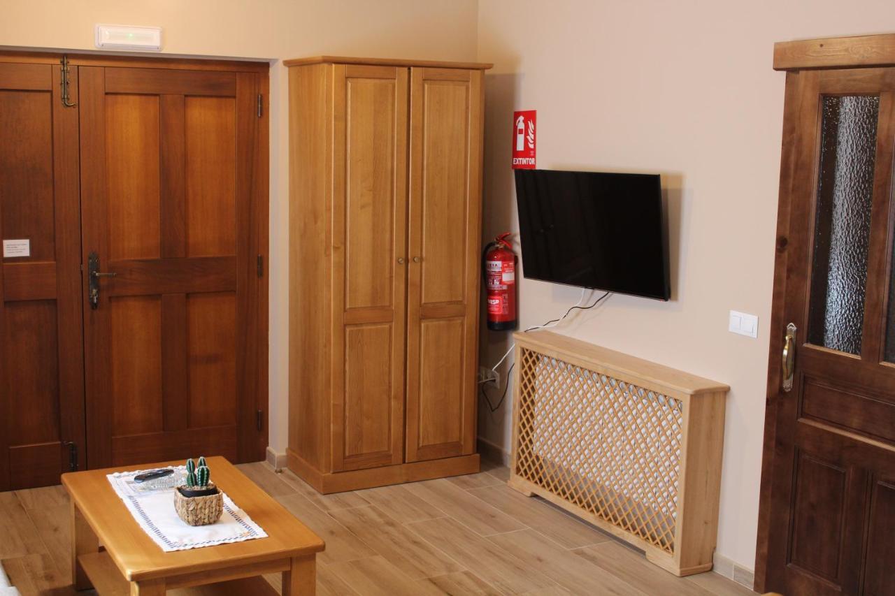 Apartamentos Casa Cerolleiro Кастрополь Экстерьер фото