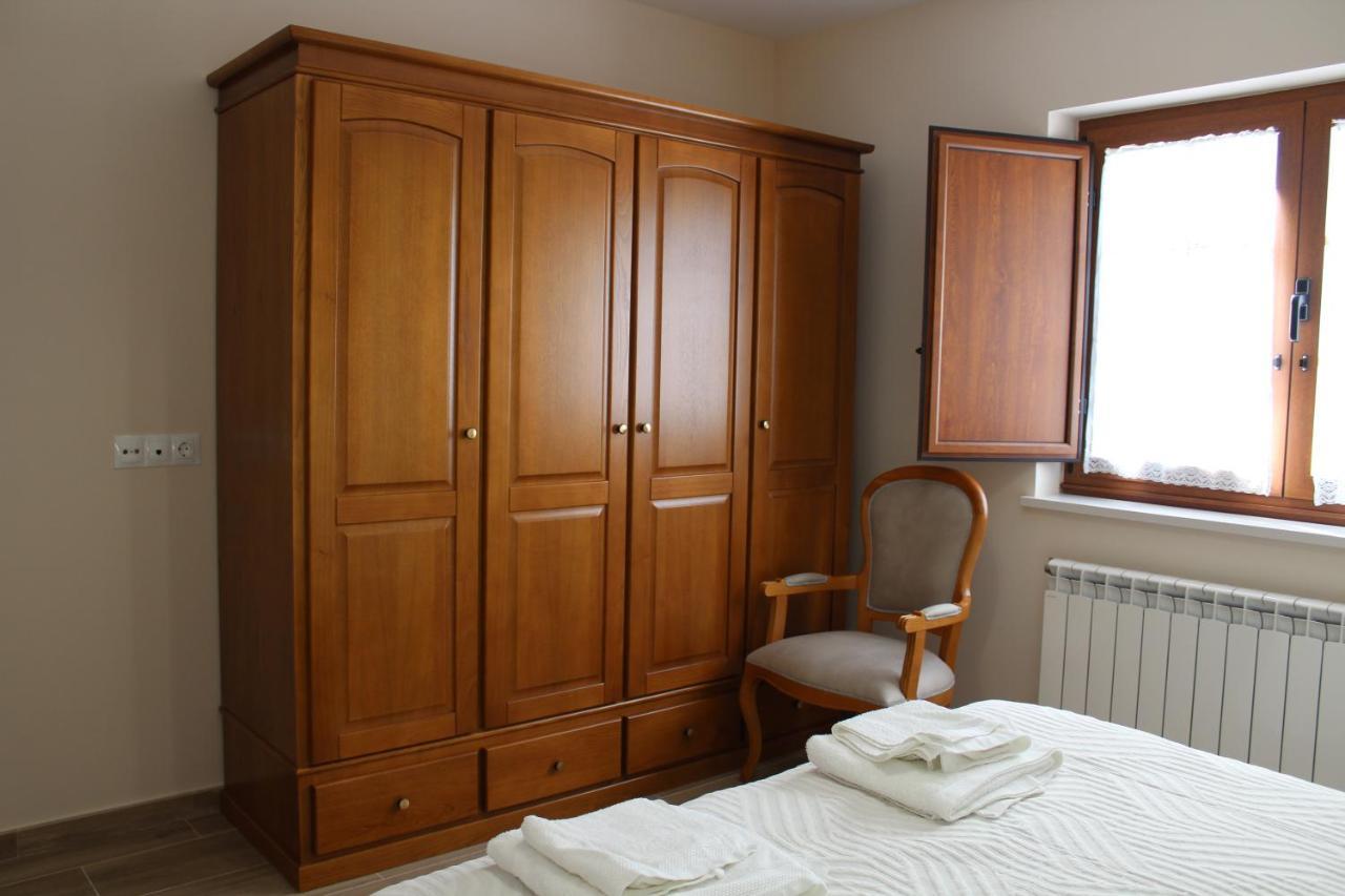 Apartamentos Casa Cerolleiro Кастрополь Экстерьер фото