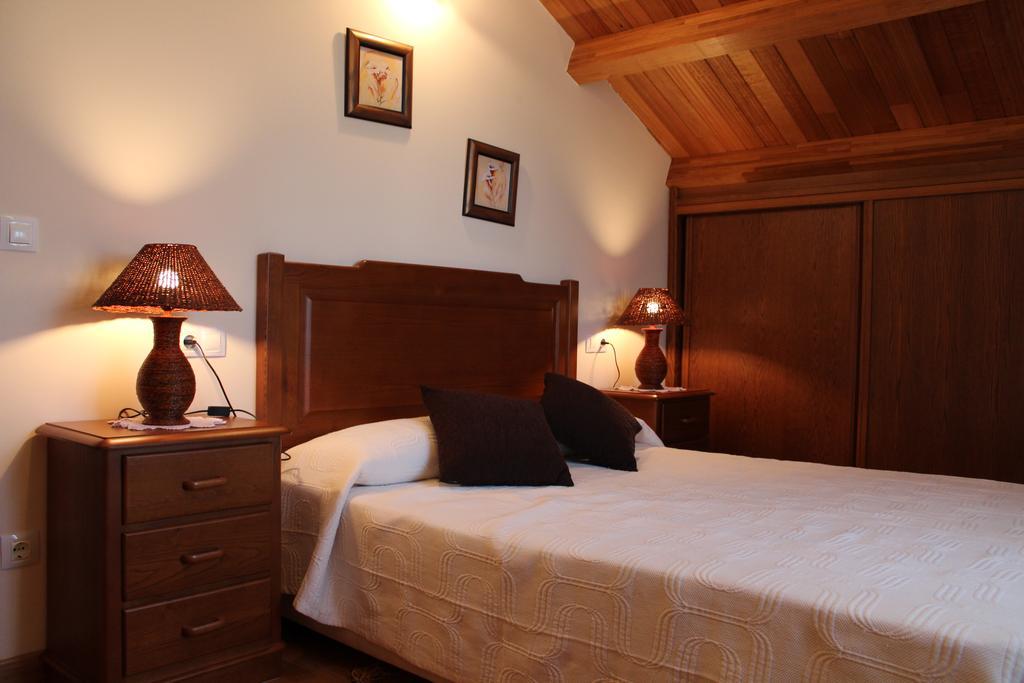 Apartamentos Casa Cerolleiro Кастрополь Экстерьер фото