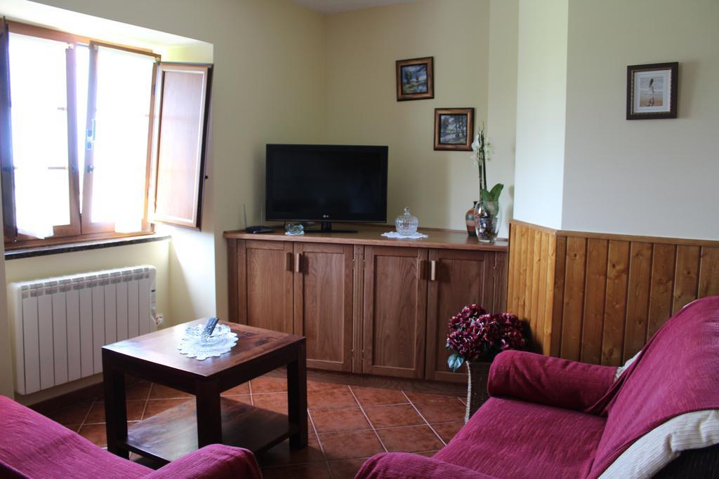 Apartamentos Casa Cerolleiro Кастрополь Экстерьер фото