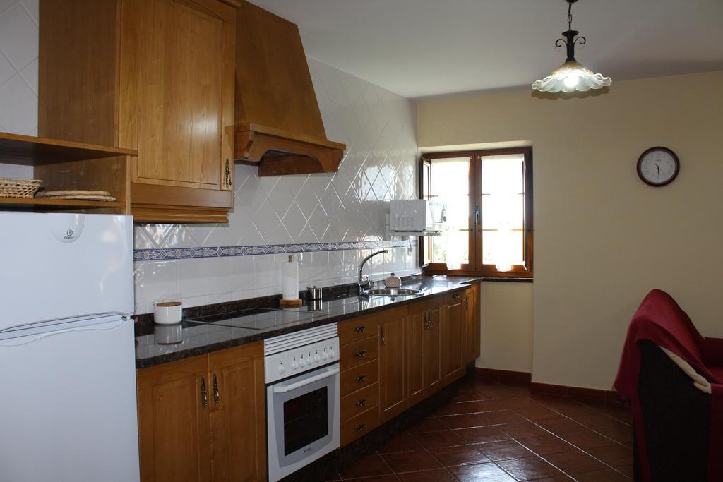Apartamentos Casa Cerolleiro Кастрополь Экстерьер фото