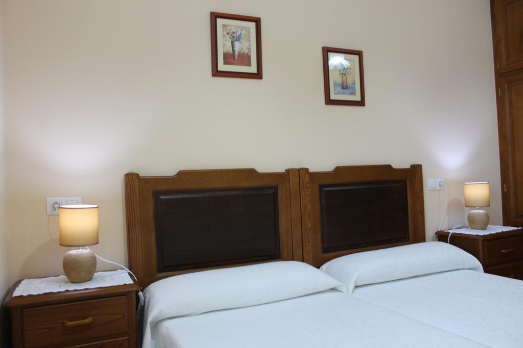 Apartamentos Casa Cerolleiro Кастрополь Экстерьер фото
