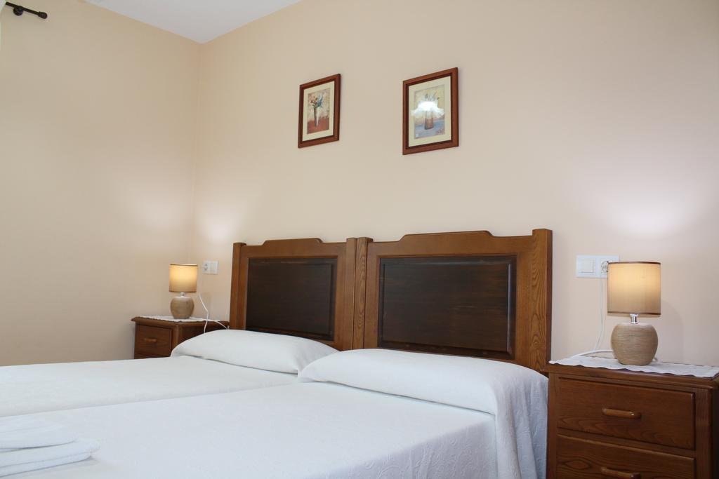 Apartamentos Casa Cerolleiro Кастрополь Экстерьер фото