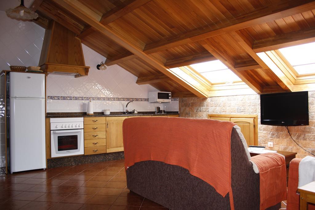 Apartamentos Casa Cerolleiro Кастрополь Экстерьер фото