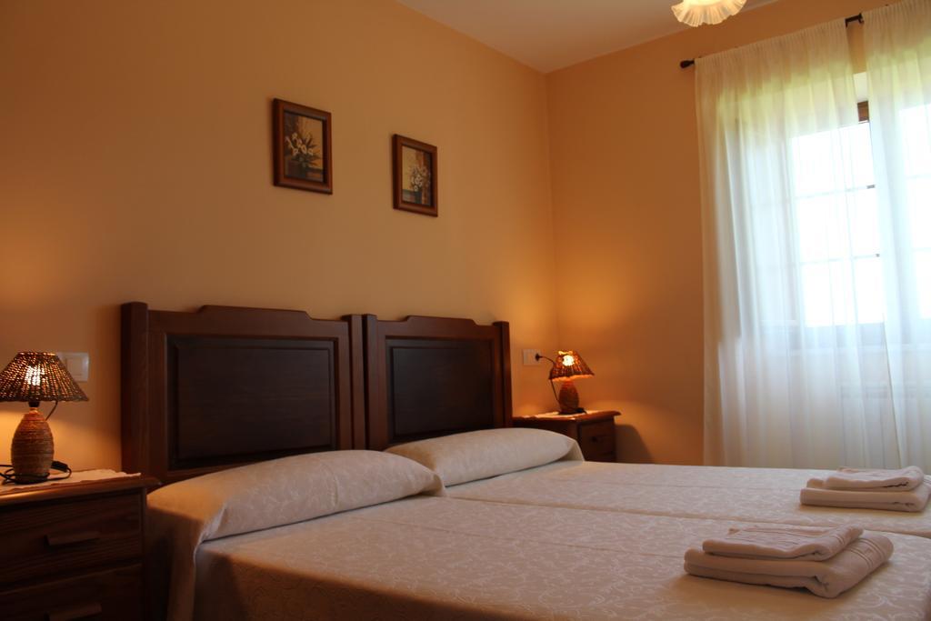 Apartamentos Casa Cerolleiro Кастрополь Экстерьер фото