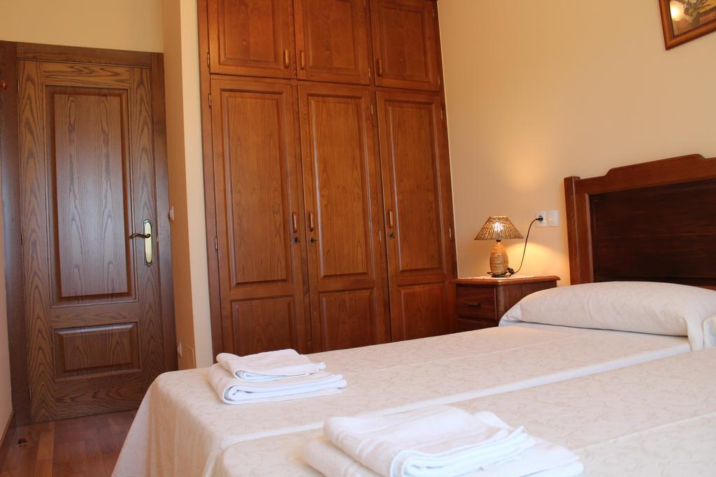 Apartamentos Casa Cerolleiro Кастрополь Экстерьер фото