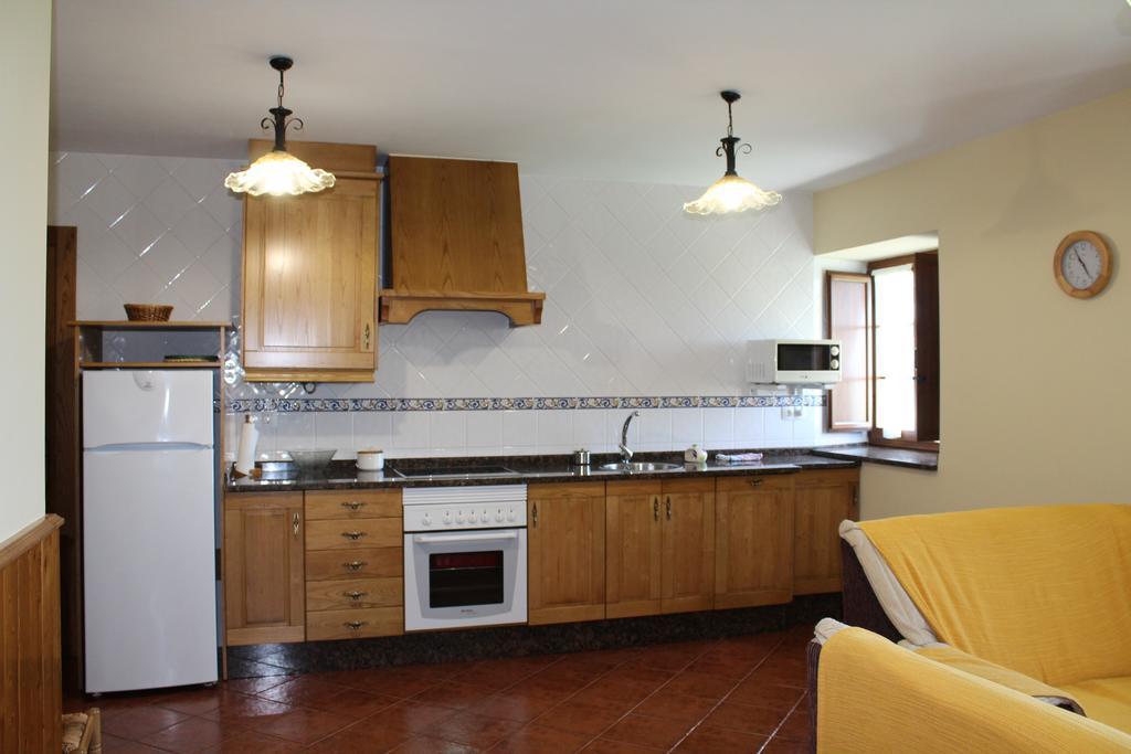 Apartamentos Casa Cerolleiro Кастрополь Экстерьер фото