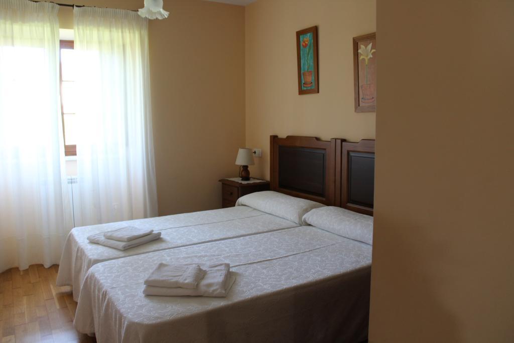 Apartamentos Casa Cerolleiro Кастрополь Экстерьер фото