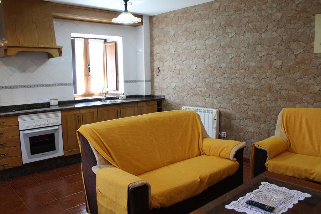 Apartamentos Casa Cerolleiro Кастрополь Экстерьер фото