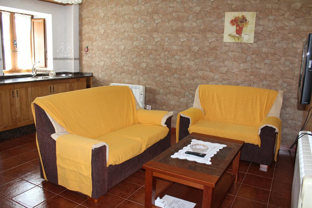 Apartamentos Casa Cerolleiro Кастрополь Экстерьер фото