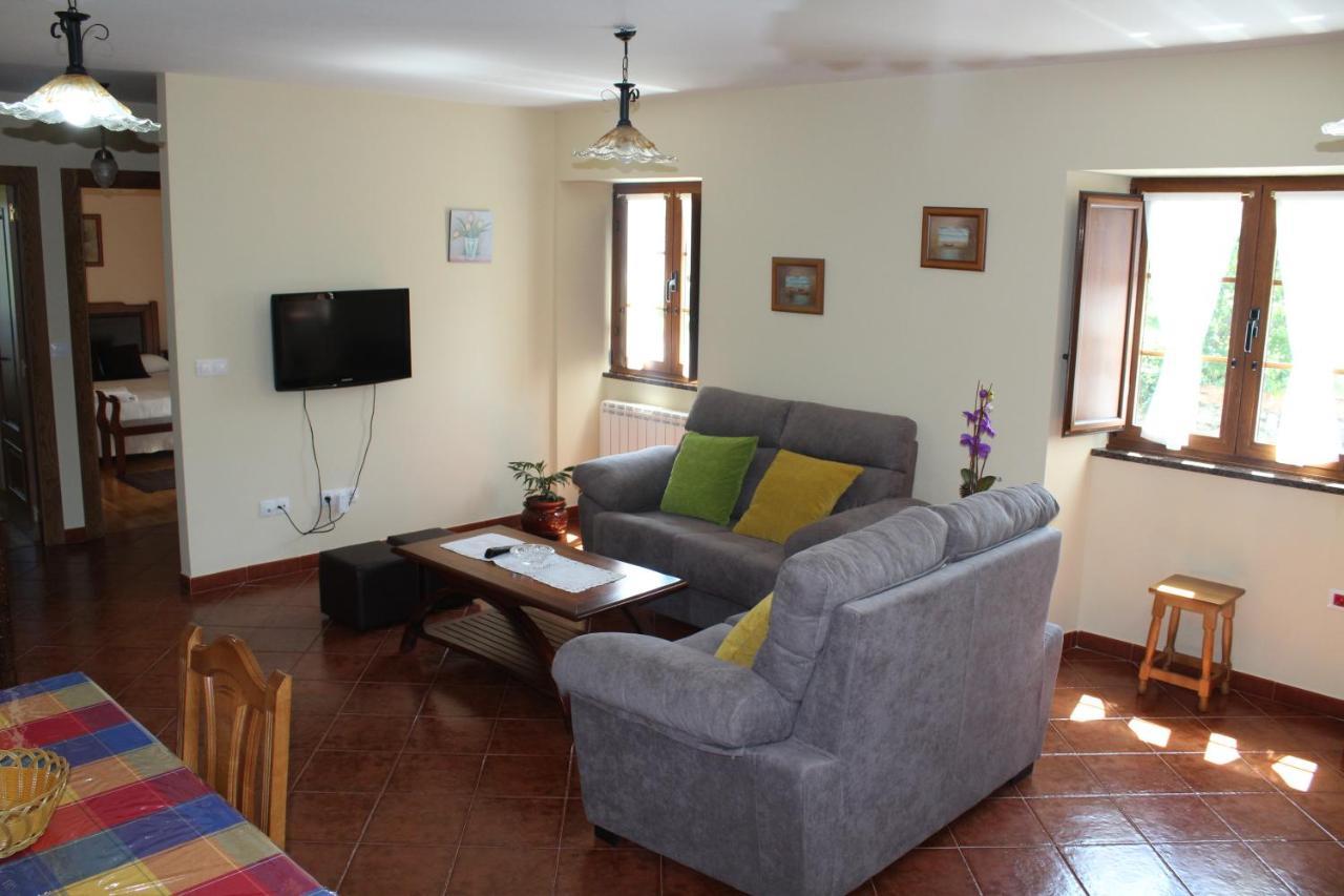 Apartamentos Casa Cerolleiro Кастрополь Экстерьер фото