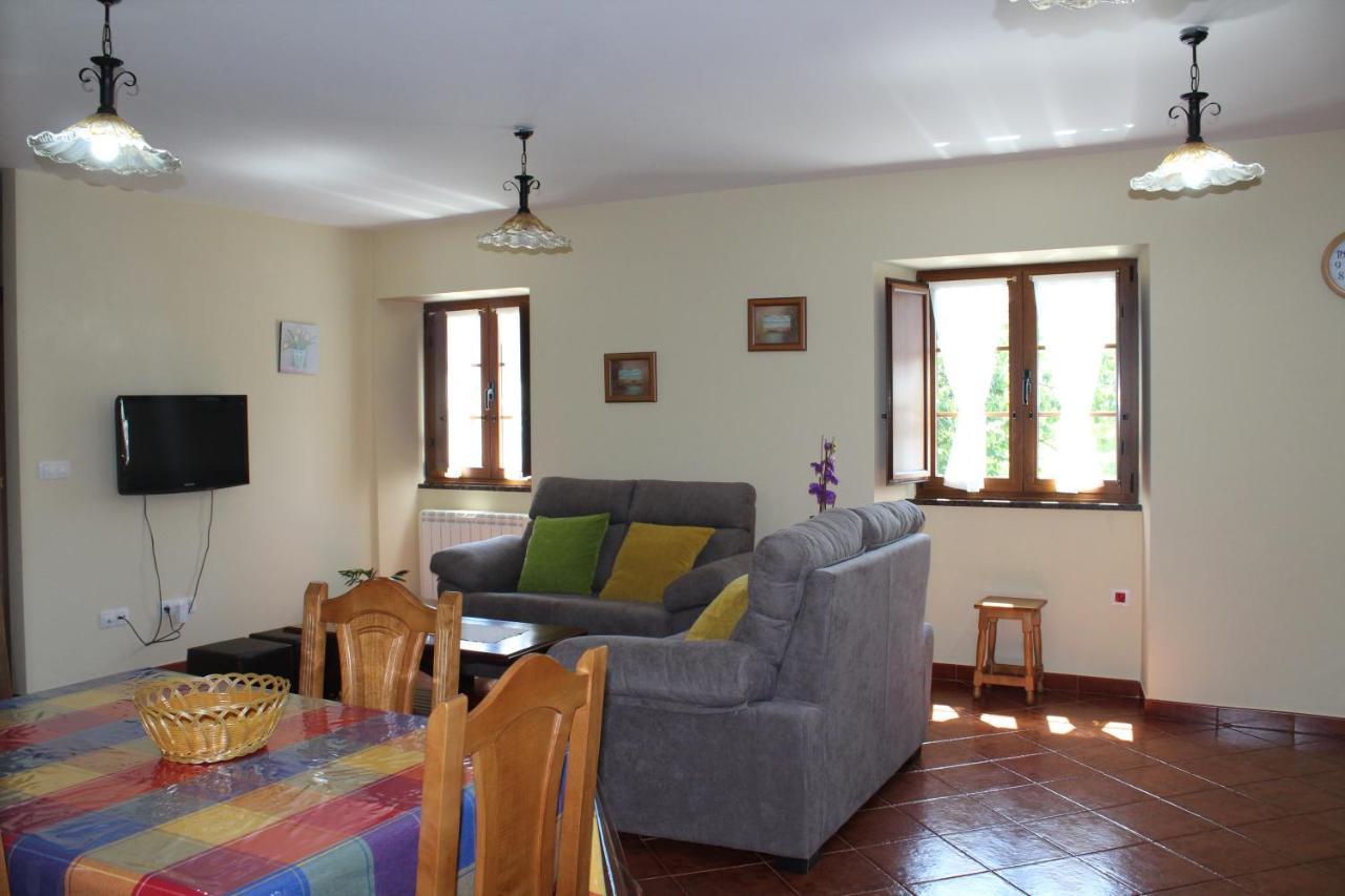 Apartamentos Casa Cerolleiro Кастрополь Экстерьер фото